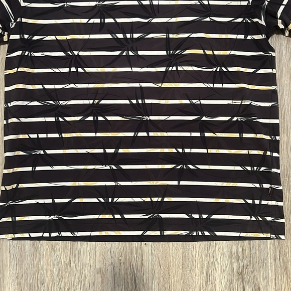 Tommy Bahama Golf Polo Short Sleeve Shirt - Picture 4 of 10